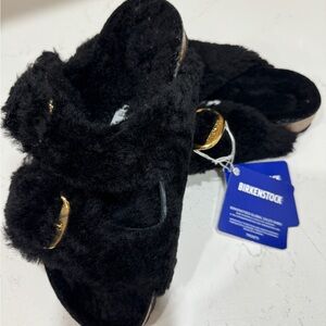 Birkenstocks Arizona big buckle Teddy rivet logo black Size 38 Brand new in box.